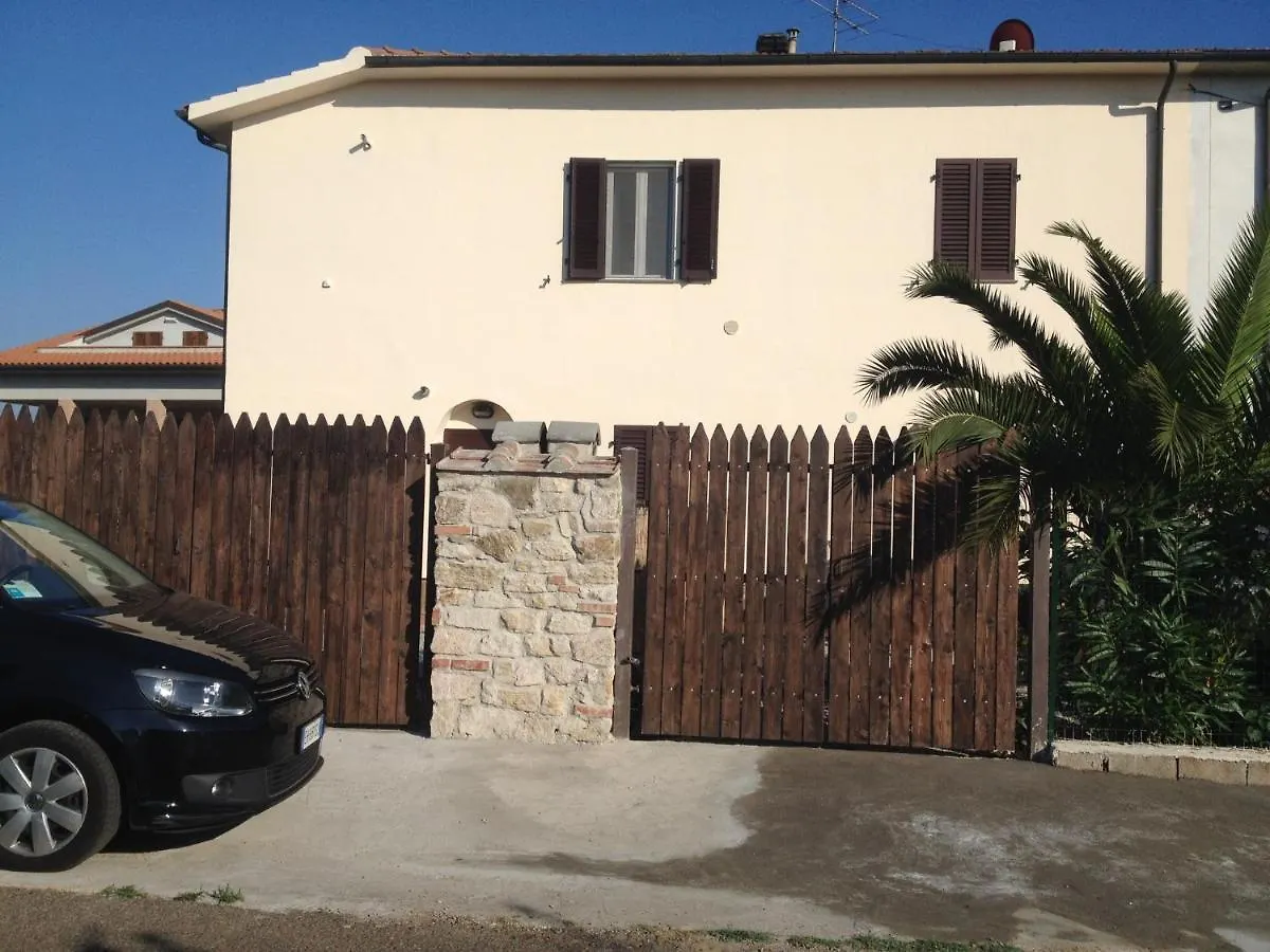 Casetta alla Caduta San Vincenzo Italia